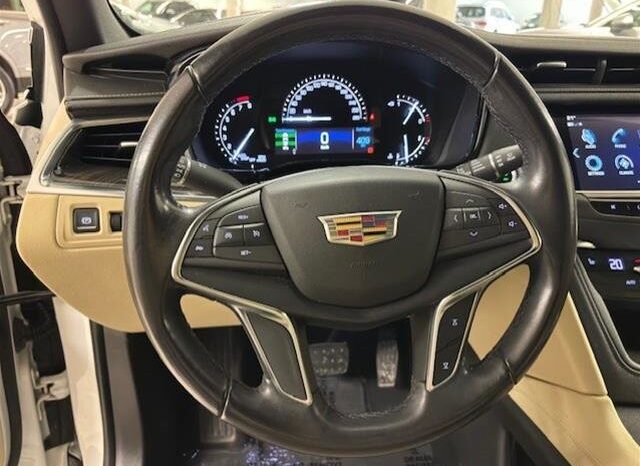 
								2018 Cadillac XT5 AWD Premium Luxury full									