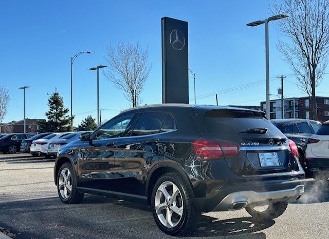 
								2018 Mercedes-Benz GLA250 4MATIC SUV full									