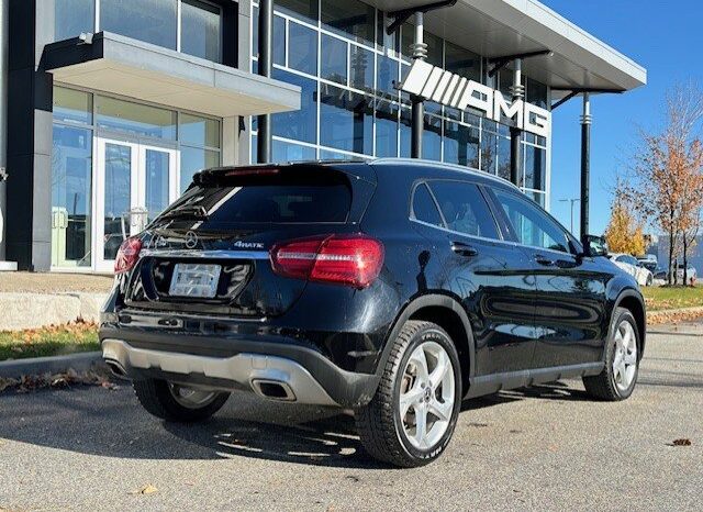 
								2018 Mercedes-Benz GLA250 4MATIC SUV full									