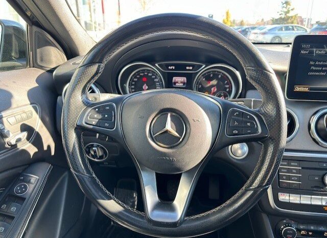 
								2018 Mercedes-Benz GLA250 4MATIC SUV full									