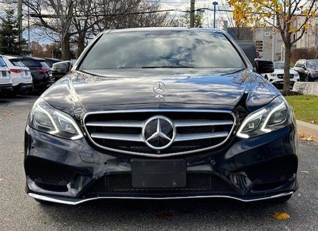 
								2016 Mercedes-Benz E400 4MATIC Sedan full									