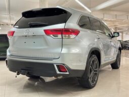 
										2019 Toyota Highlander XLE AWD full									