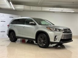 2019 Toyota Highlander XLE AWD - Occasion VUS - VIN: 5TDJZRFH3KS569923 - Mercedes-Benz Gatineau