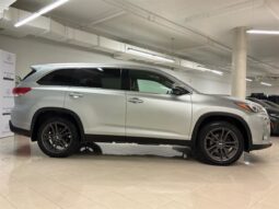 
										2019 Toyota Highlander XLE AWD full									