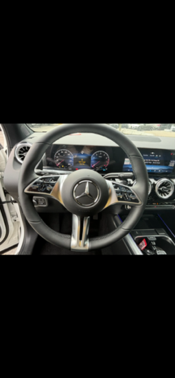 
										2025 Mercedes-Benz GLA 250 4MATIC full									