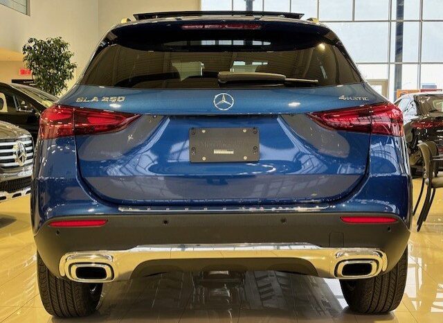 
								2025 Mercedes-Benz GLA 250 4MATIC full									