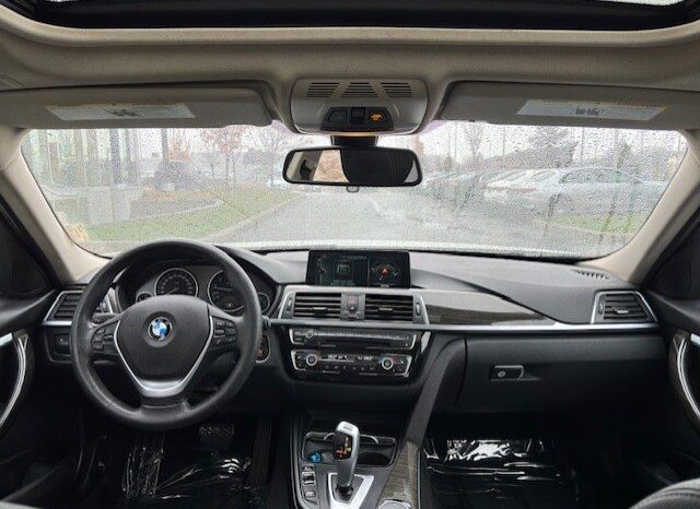 
								2017 BMW 320i XDrive Sedan full									