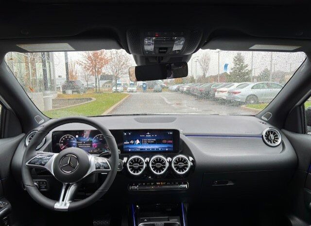 
								2025 Mercedes-Benz GLA 250 4MATIC full									