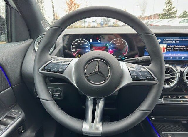 
								2025 Mercedes-Benz GLA 250 4MATIC full									