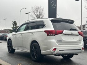 2020 Mitsubishi OUTLANDER PHEV LE S-AWC