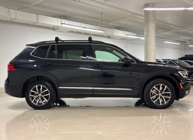 
								2020 Volkswagen Tiguan Comfortline 2.0T 8sp at w/Tip 4M full									