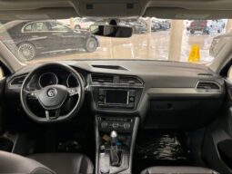 
										2020 Volkswagen Tiguan Comfortline 2.0T 8sp at w/Tip 4M full									