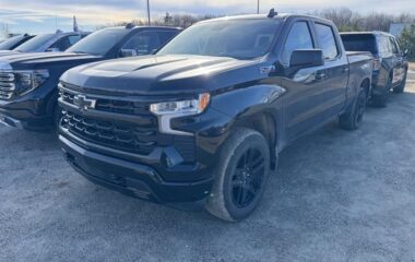 2022 Chevrolet Silverado 1500 Crew Cab 4×4 RST / Standard Box