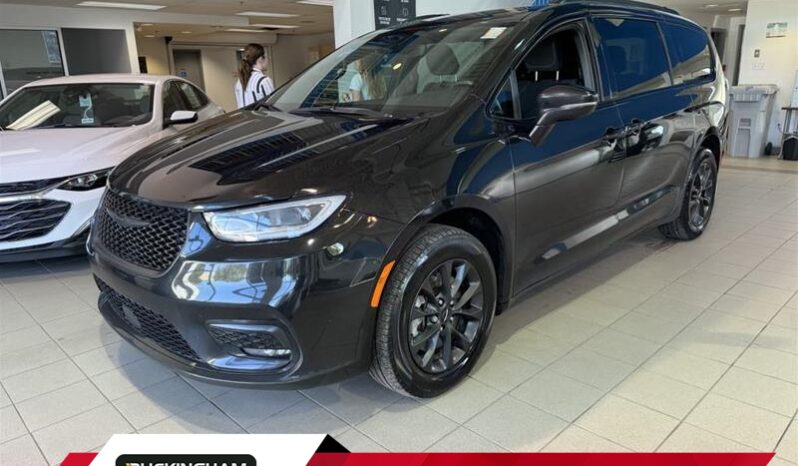 2022 Chrysler Pacifica - Occasion Minifourgonnette - VIN: 2C4RC3FG5NR193036 - Buckingham Chevrolet Buick GMC Gatineau