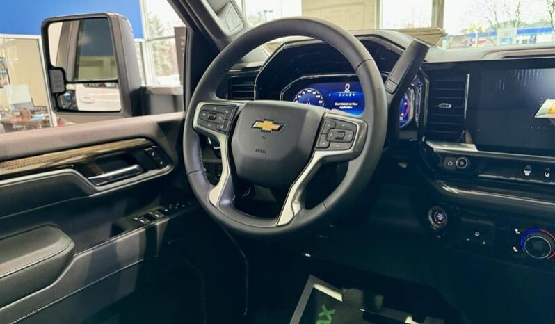 
								2024 Chevrolet Silverado 2500 LT full									