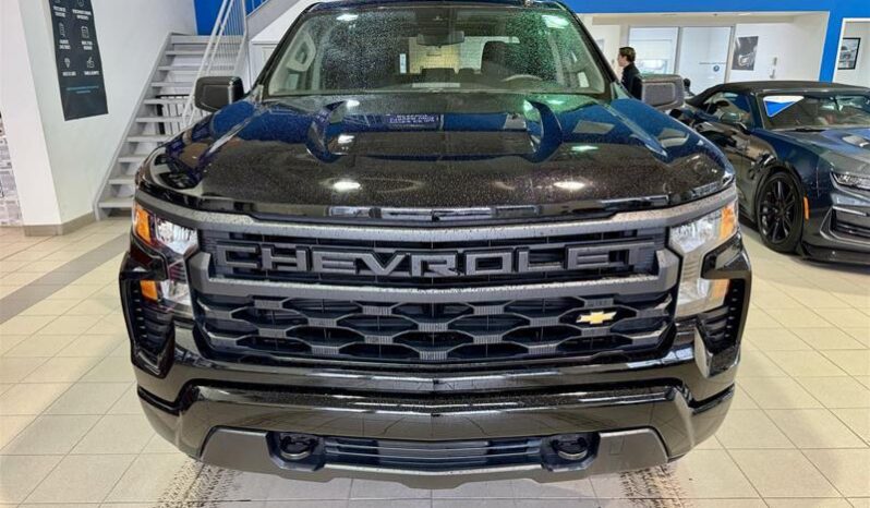 
								2024 Chevrolet Silverado 1500 Custom full									