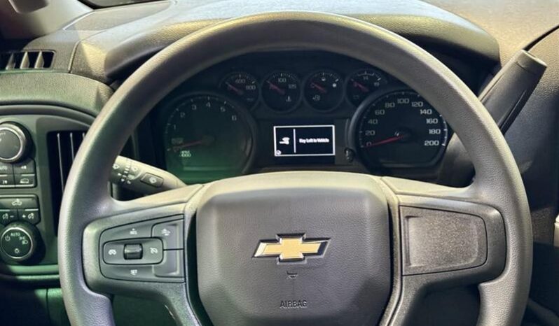 
								2024 Chevrolet Silverado 1500 Custom full									