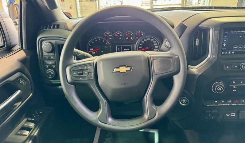 
								2024 Chevrolet Silverado 1500 Custom full									