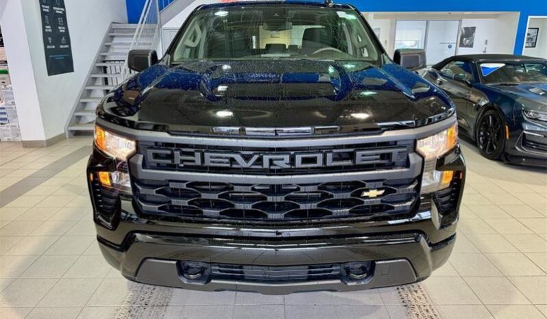 
								2024 Chevrolet Silverado 1500 Custom full									