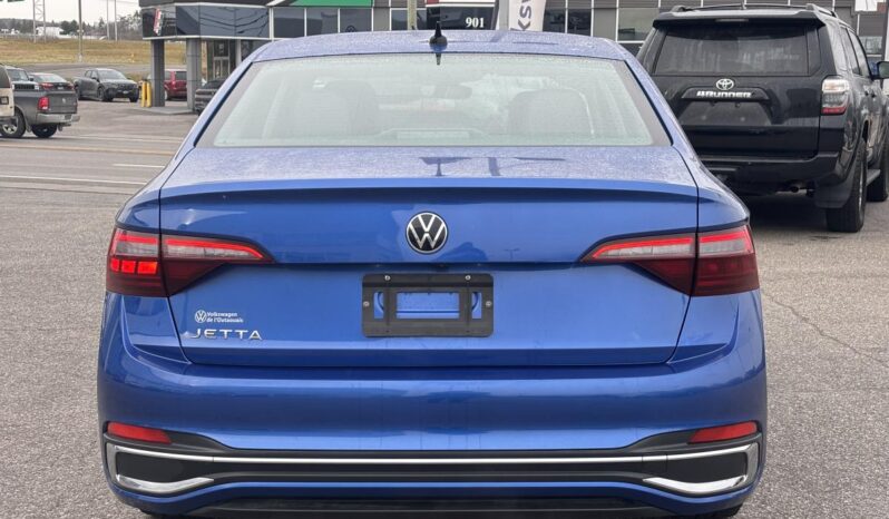 
								2022 Volkswagen Jetta Highline avec boîte automatique full									