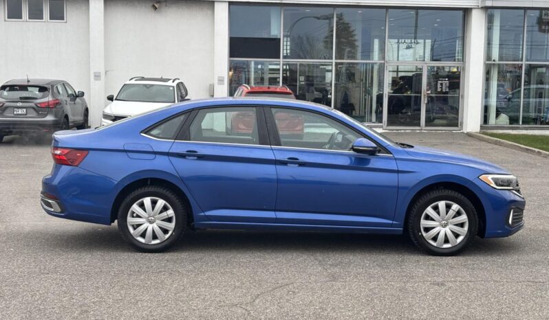 
								2022 Volkswagen Jetta Highline avec boîte automatique full									