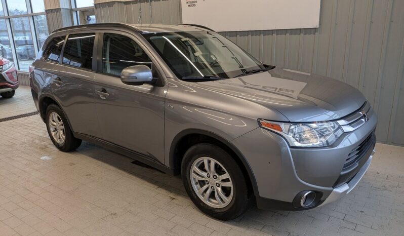 2015 Mitsubishi Outlander SE AWD - Occasion VUS - VIN: JA4JZ3AX0FZ600555 - Rallye Mitsubishi Gatineau