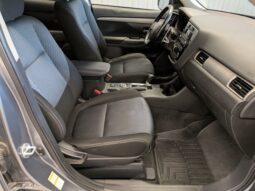 
										2015 Mitsubishi Outlander SE AWD full									