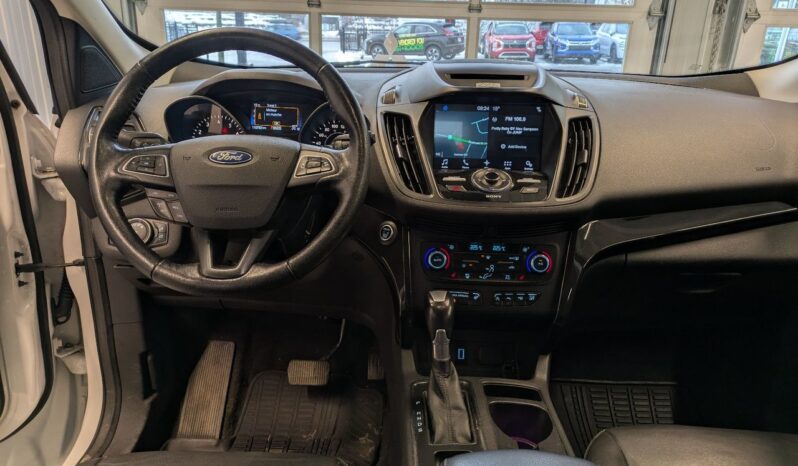 
								2017 Ford Escape Titanium 4WD full									