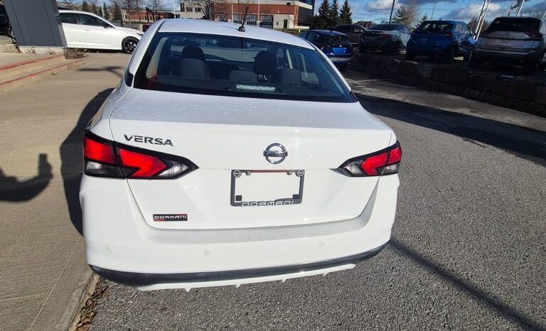 
								2022 Nissan Versa S full									