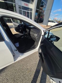 
										2022 Nissan Versa S full									