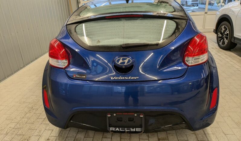 
								2016 Hyundai Veloster Tech PKG /SUNROOF full									