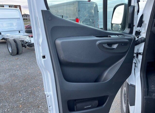 
								2025 Mercedes-Benz Sprinter 2500 170 Wheelbase High Roof RWD full									