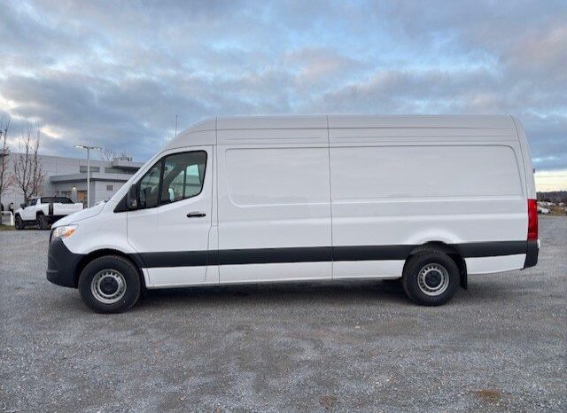 
								2025 Mercedes-Benz Sprinter 2500 170 Wheelbase High Roof RWD full									