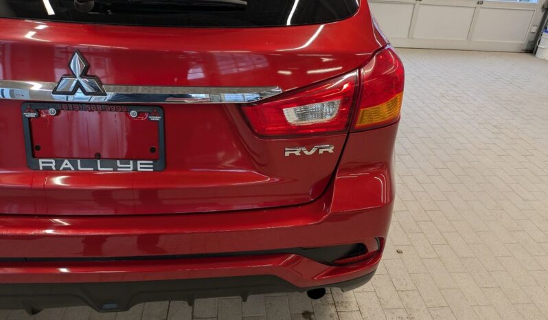 
								2018 Mitsubishi RVR ES FWD full									