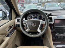 
										2013 Cadillac Escalade AWD full									