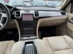 
										2013 Cadillac Escalade AWD full									