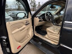 
										2013 Cadillac Escalade AWD full									