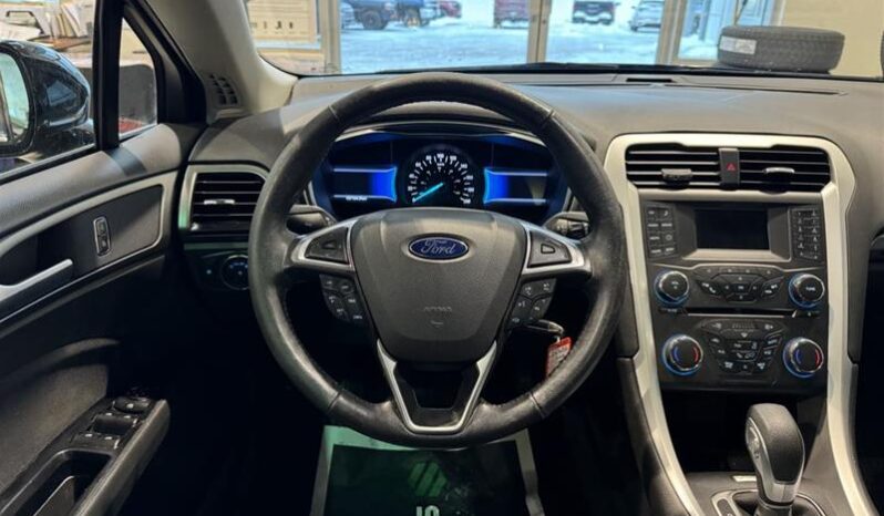 
								2016 Ford Fusion HEV SE full									