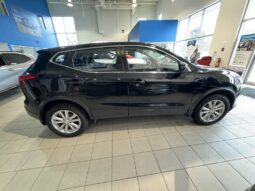 
										2017 Nissan Qashqai SV AWD CVT full									