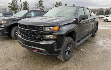 2022 Chevrolet Silverado 1500 Ltd Crew Cab 4×4 Custom Trail Boss / Standard Box