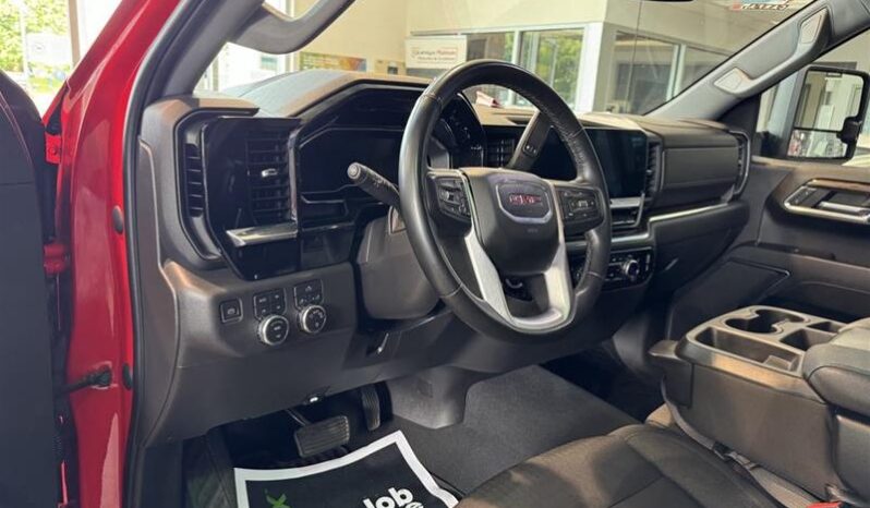 
								2023 GMC Sierra 1500 Crew Cab 4×4 SLT Standard Box full									