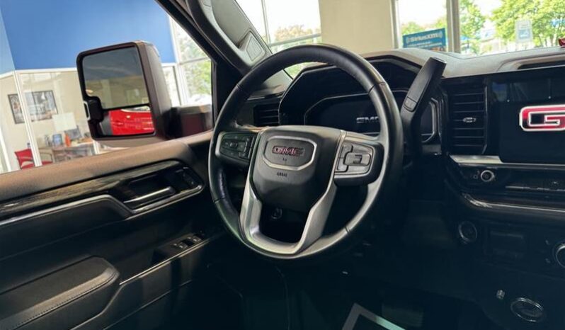 
								2023 GMC Sierra 1500 Crew Cab 4×4 SLT Standard Box full									