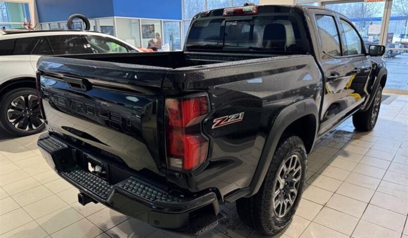 
								2024 Chevrolet Colorado Crew Cab Short Box 4-Wheel Drive Z71 full									