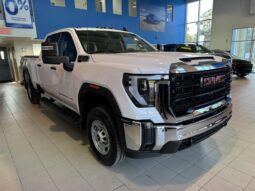 
										2024 GMC Sierra 2500 4WD Crew Cab Long Box Pro full									