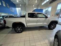 
										2024 GMC Canyon Crew Cab Short Box 4-Wheel Drive AT4 full									