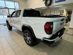 
										2024 GMC Canyon Crew Cab Short Box 4-Wheel Drive AT4 full									