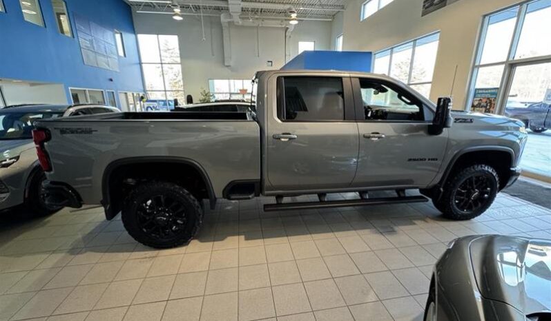 
								2025 Chevrolet Silverado 2500 4WD Crew Cab Standard Box LT full									