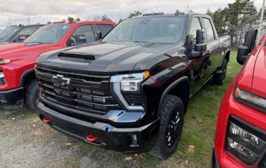 2025 Chevrolet Silverado 2500 4WD Crew Cab Standard Box LT