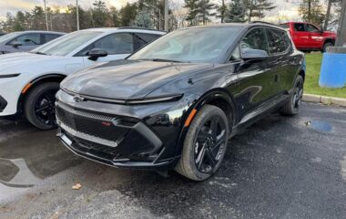 2025 Chevrolet Equinox EV 4dr RS