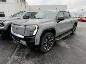 2025 GMC Sierra e4WD Crew Cab MAX Range Denali